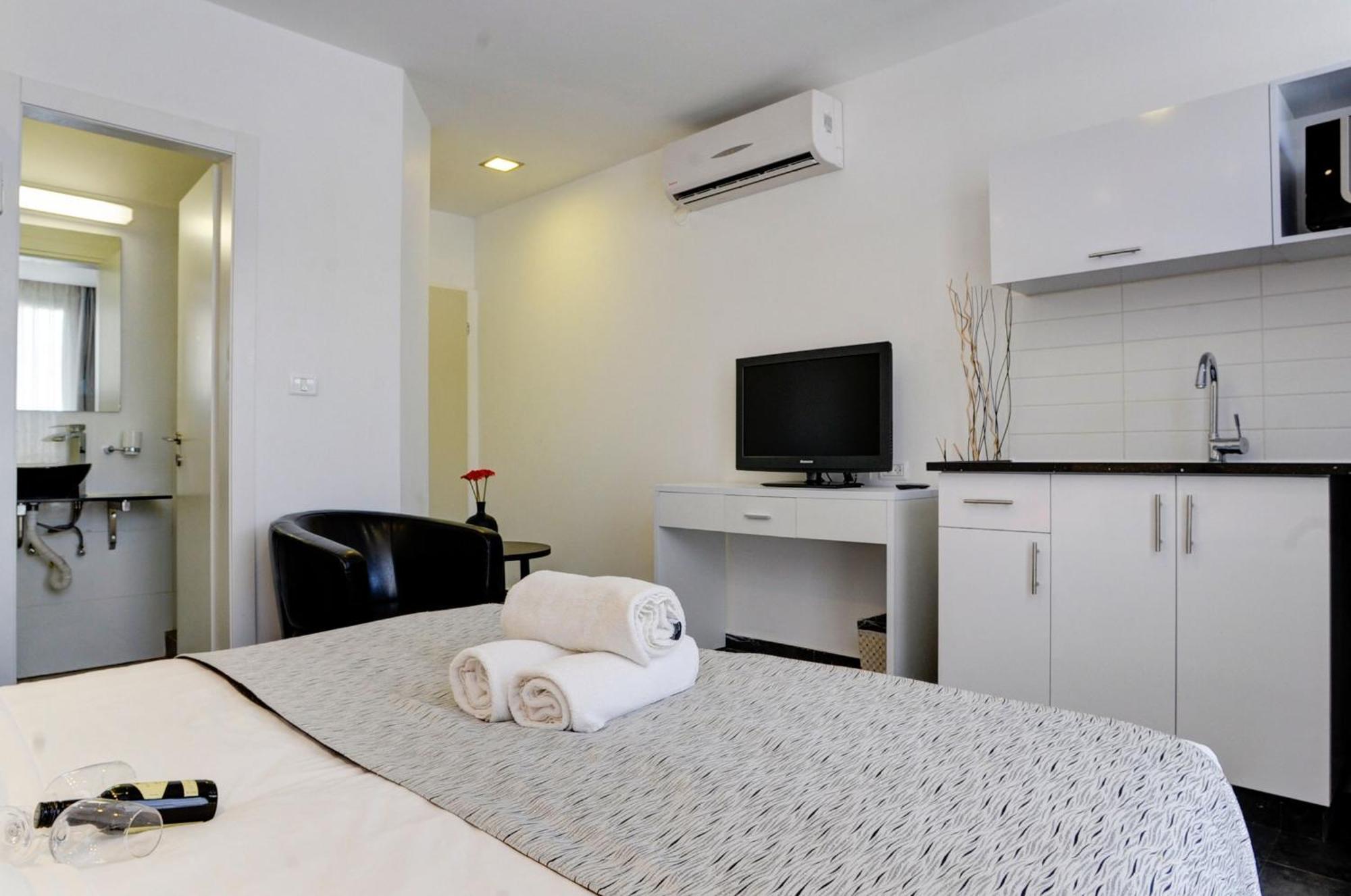 Geula Suites By Raphael Hotels 텔아비브 객실 사진