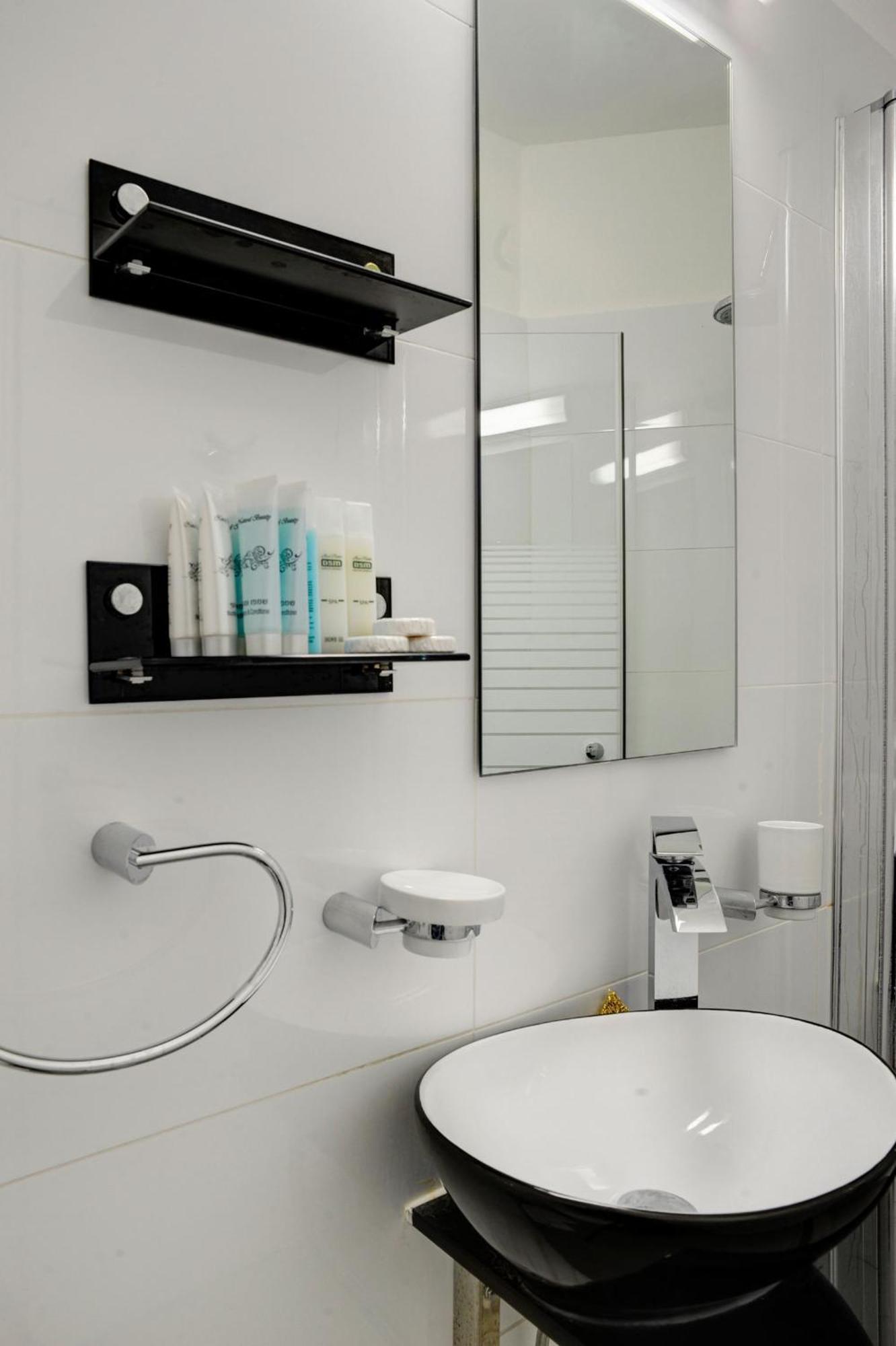 Geula Suites By Raphael Hotels 텔아비브 객실 사진